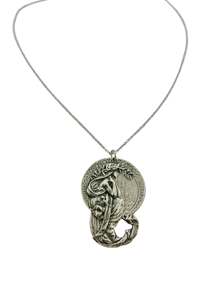 detailed mermaid necklace