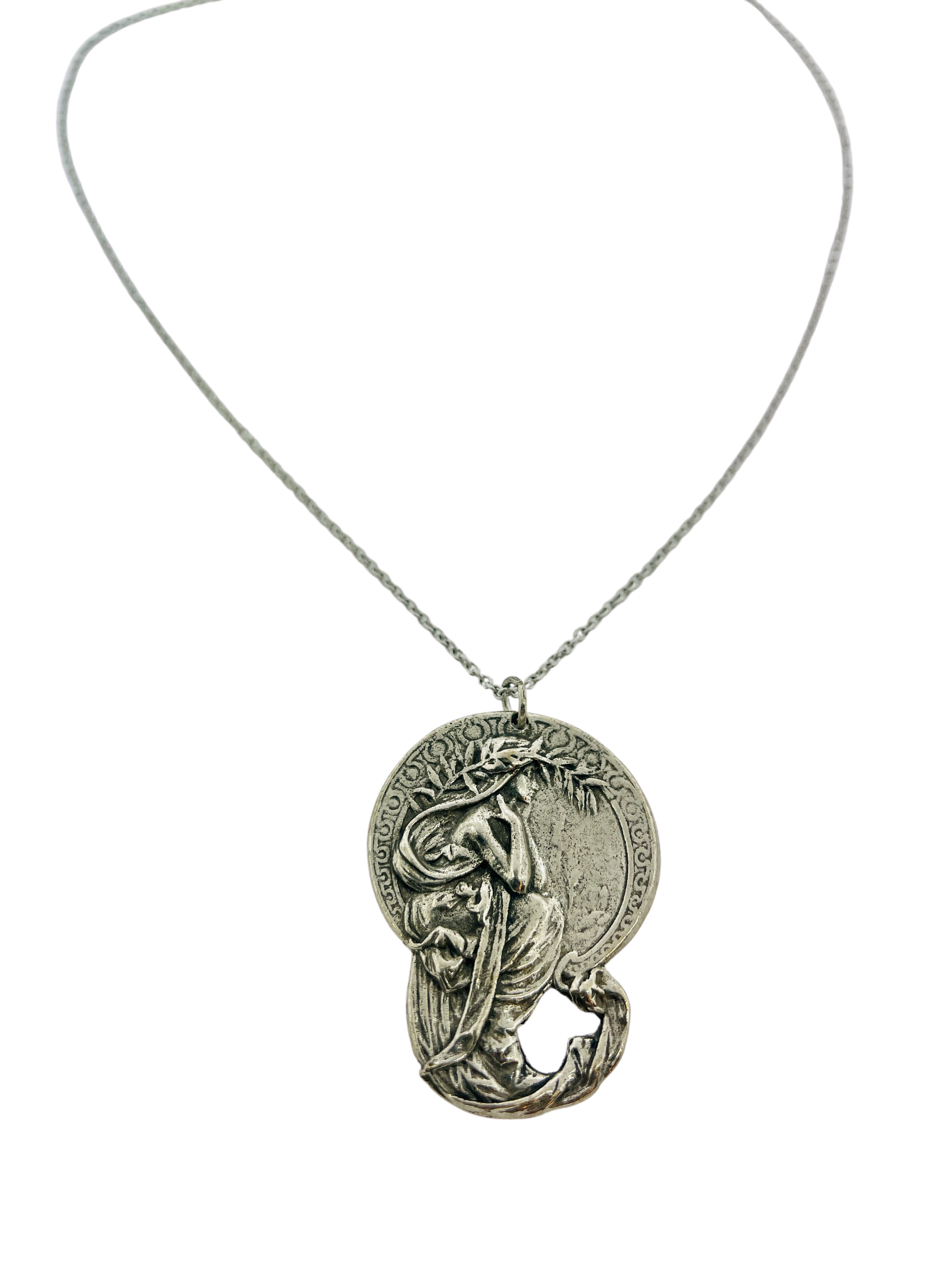 detailed mermaid necklace